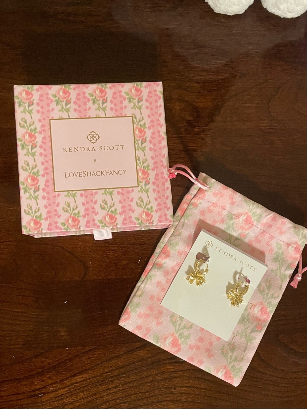 NWT Kendra Scott x LoveShackFancy Bow Convertible Huggie Earrings Gold